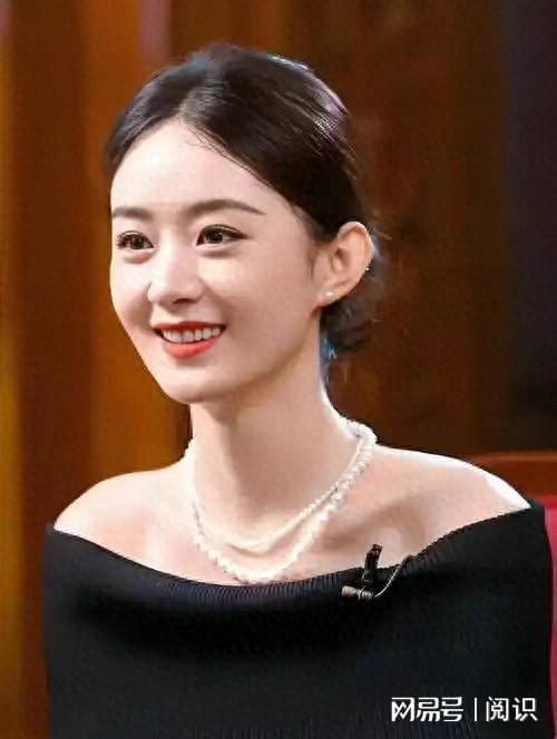 启泰网 赵丽颖澄清恋情一个月后，前夫哥携新欢亮相，暴露赵丽颖两大问题