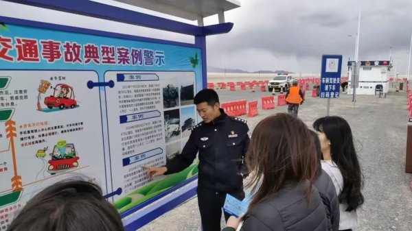 股E融 小镇火了接待能力跟不上? 干部蹲点一个月想办法